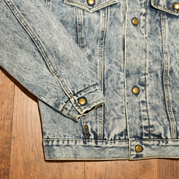 "Wing Ho Jean" acid wash denim jacket - Picture 3 of 5